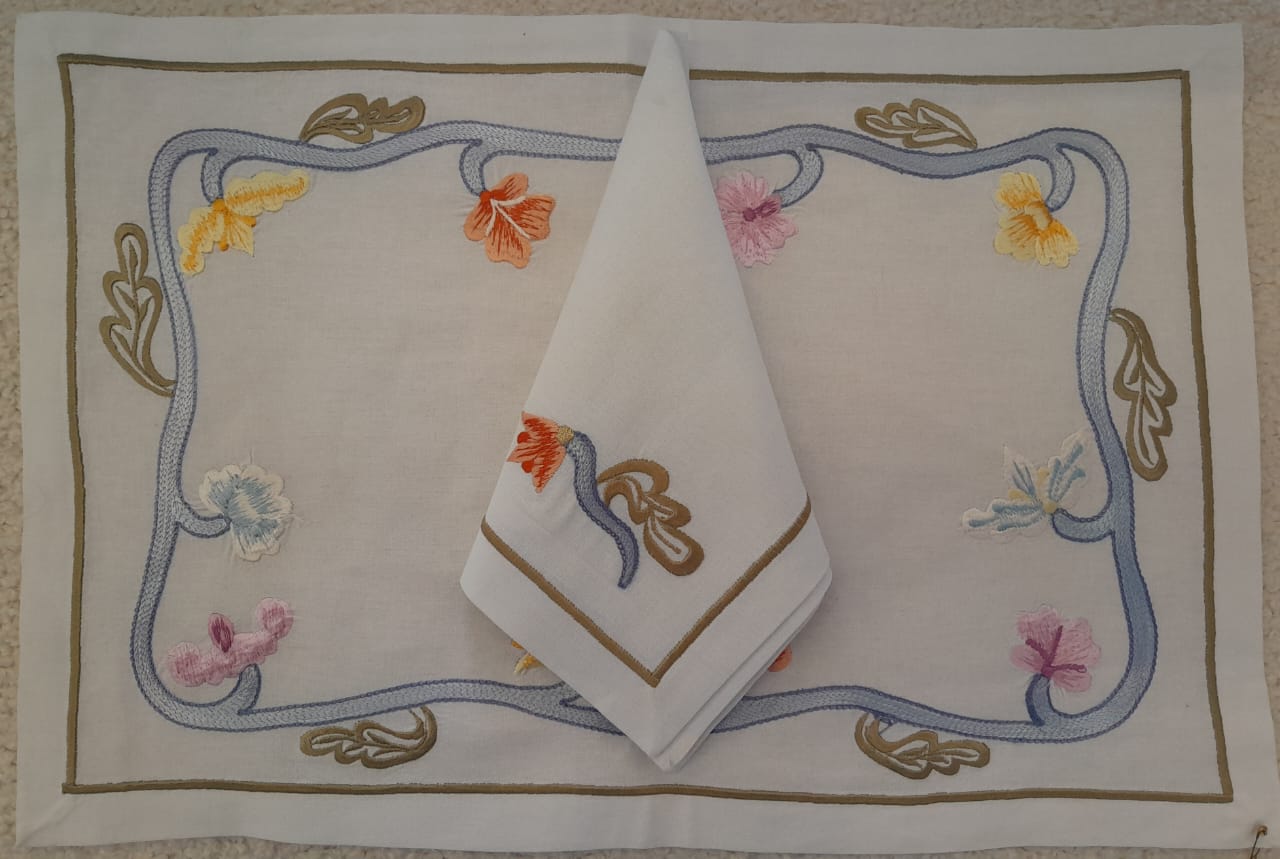 Placemat with Napkins Polycotton Embroidered- Category 1