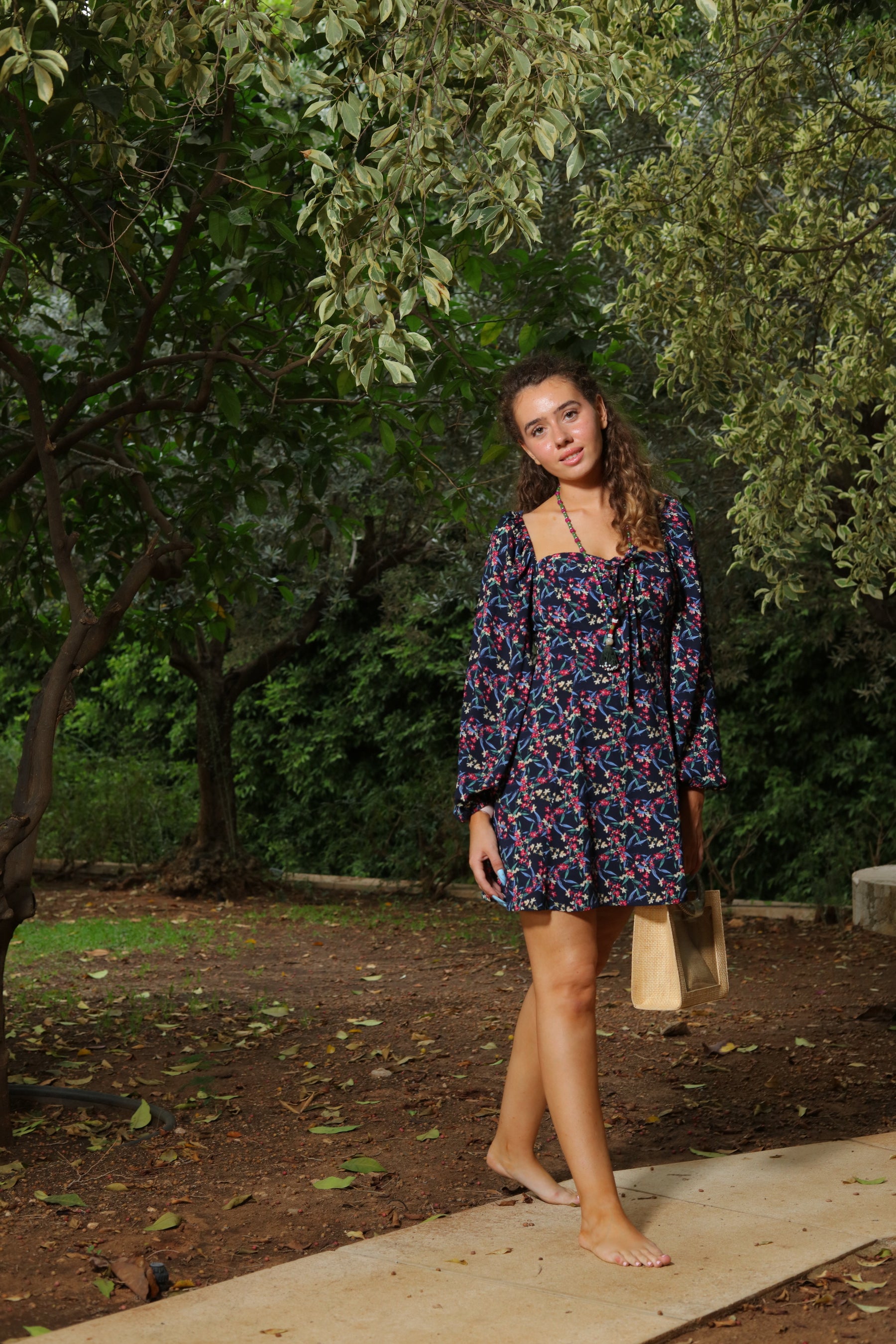 Spring Lillies Short